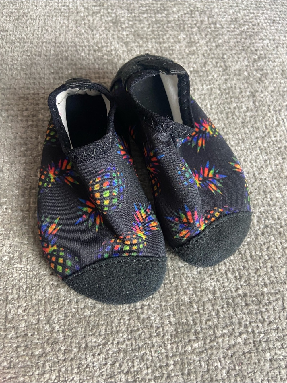 Kids Black Pineapple Print Slip-On Water Shoes toddler 12-18 months